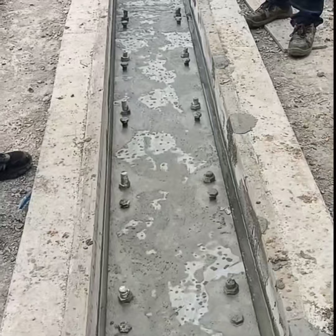 资阳港口码头起重机龙门吊重型机械设备稳固用早强快凝轨道胶泥